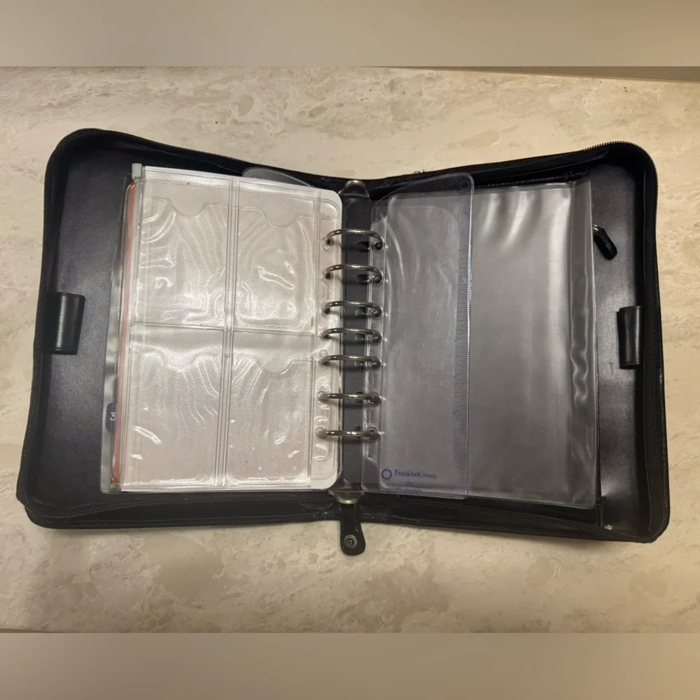 Franklin Covey Napa Leather Zipper Binder Classic size with accessories